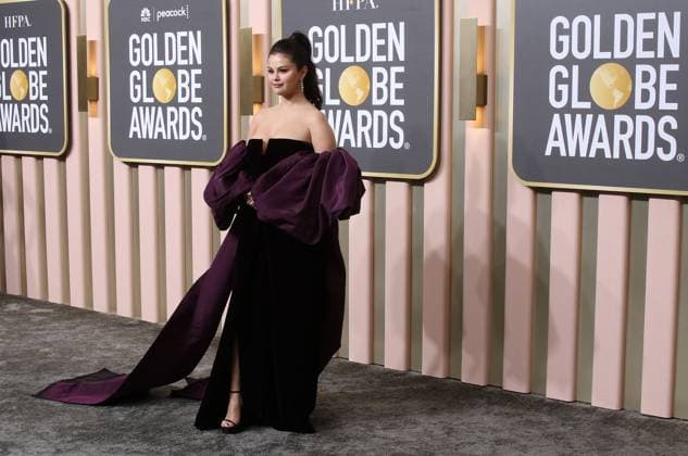 January 10, 2023, Beverly Hills, California, USA: Selena Gomez on the red carpet at the 80th Annual Golden Globe Awards at The Beverly Hilton on January 10, 2023 in Beverly Hills, California. BNS PI Beverly Hills USA - ZUMAp124 20230110_zaa_p124_082 Copyright: xBURTxHARRISx