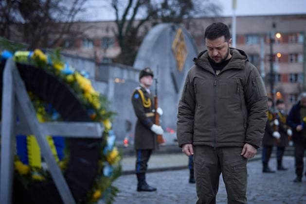 Ukrainian President Volodymyr Zelensky pays tribute to fallen Ukrainian soldiers who were killed during the Russian-Ukrainian War in the Lychakivsky cemetery in Lviv, Ukraine on Wednesday , January 11, 2023..  UK2023011113 UkrainianxPresidentxPressxOffice