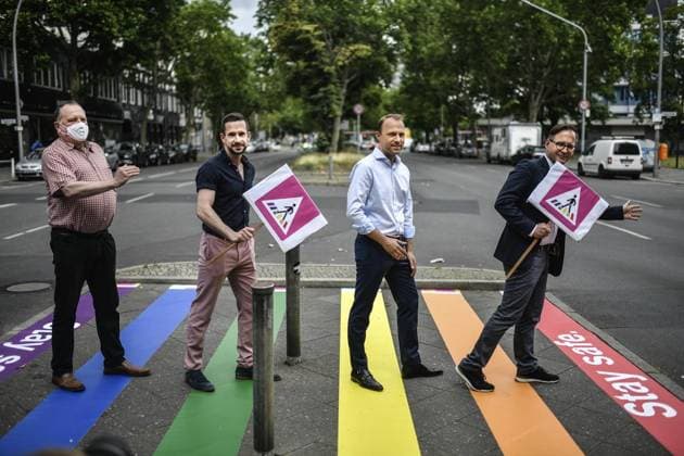 Regenbogen Zebrastreifen *** NUR FÜR REDAKTIONELLE ZWECKE *** EDITORIAL USE ONLY ***<p>Die FDP-Berlin hat am 2. Juli einen Zebrastreifen in Regenbogenfarben im Berliner Bezirk Schöneberg geklebt um auf Vielfältigkeit und Toleranz aufmerksam zu machen. vl. Reinhard Frede, Sebastian Ahlefeld, Sebastian Czaja und Helmut Metzner. Deutschland Berlin Berlin Copyright: RetoxKlar *** Rainbow Zebra crossing *** ONLY FOR EDITORIAL PURPOSE *** EDITORIAL USE ONLY *** P the FDP Berlin has on 2 July a Zebra crossing in Rainbow colors at Berlin District Schöneberg glued at at Diversity and Tolerance attention to make Vl Reinhard Frede, Sebastian Ahlefeld, Sebastian Czaja and Helmut Metzner Germany Berlin Berlin Copyright RetoxClear Copyright: RetoxKlar doc7b9skhtd9thsyen68ii EDITORIAL USE ONLY