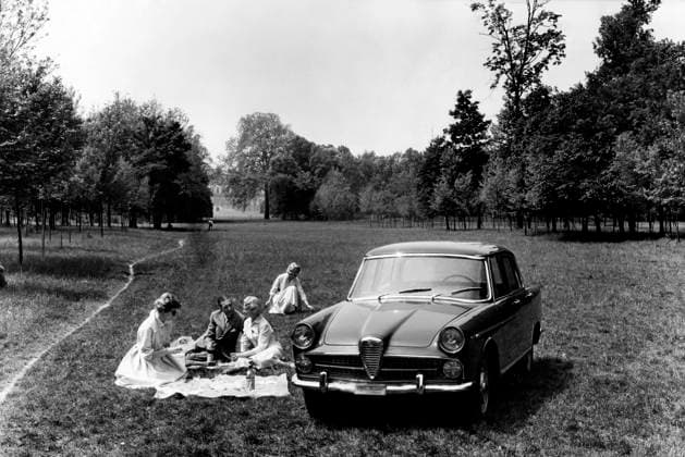 RECORD DATE NOT STATED Alfa Romeo 2000 berlina in the Monza Park. 1959 01 02 1959 972_45_W302917