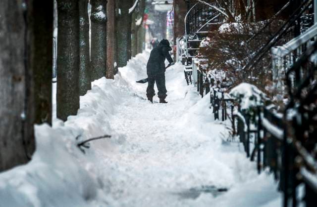 January 13, 2023, Montreal, Quebec, Canada: Snowstorm to Montreal, Montrealers woke up on this Friday the 13th to another blast of winter weather. It made getting around quite the challenge. Montreal Canada - ZUMAs278 20230113_zip_s278_001 Copyright: xSerkanxSenturkx