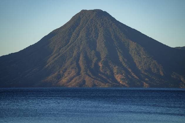 Creative Highlights World January 13, 2023, Atitlan, Solola, Guatemala: View of the Atitlan Volcano Atitlan Guatemala - ZUMAs197 20230113_zaa_s197_253 Copyright: xCamiloxFreedmanx