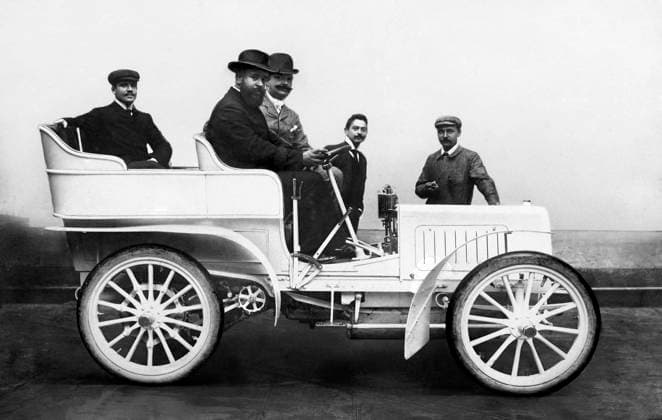 RECORD DATE NOT STATED Baron alberto franchetti. well-known musician in his fiat car 1900 01 02 1900 972_05_W229349
