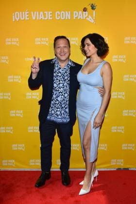 Daddy Daughter Trip Mexico City Film Premiere January 14, 2023, Mexico City, Mexico: American actor Rob Schneider and his wife Patricia Azarcoya Schneider attend at Daddy Daughter Trip film premiere at Cinepolis Mitikah. on January 14, 2023 in Mexico City, Mexico. (Photo by Carlos Tischler Eyepix Group) Copyright: xCarlosxTischler xEyepixxGroupx CT_14012023_86223