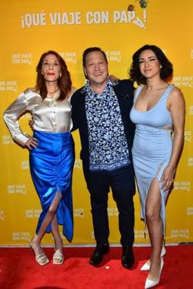 Daddy Daughter Trip Mexico City Film Premiere January 14, 2023, Mexico City, Mexico: (L-R) Actress Monica Huarte, American actor Rob Schneider and his wife Patricia Azarcoya Schneider attend at Daddy Daughter Trip film premiere at Cinepolis Mitikah. on January 14, 2023 in Mexico City, Mexico. (Photo by Carlos Tischler Eyepix Group) Copyright: xCarlosxTischler xEyepixxGroupx CT_14012023_86234