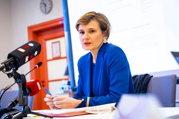 Berliner Senatorin für Integration, Arbeit und Soziales Katja Kipping spricht während der Vorstellung des Härtefallfonds Energieschulden in der Senatsverwaltung in Berlin am 3. Januar 2023. Pressekonferenz Härtefallfonds Energieschulden *** Berlin Senator for Integration, Labor and Social Affairs Katja Kipping speaks during the presentation of the Hardship Fund Energy Debts at the Senate Administration in Berlin on January 3, 2023 Press Conference Hardship Fund Energy Debts