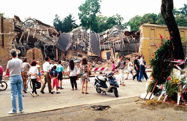 ATTENTION IN VIA PALESTRO AUTOBOMBA (Milan - 1993-07-28, BARLETTA) ps the photo can be used in compliance with the context in which it was taken, and without the defamatory intent of the decorum of the people represented Editorial Usage Only  Copyright: xBARLETTAx xIPAx Agenzia_Fotogramma_FGR3437893