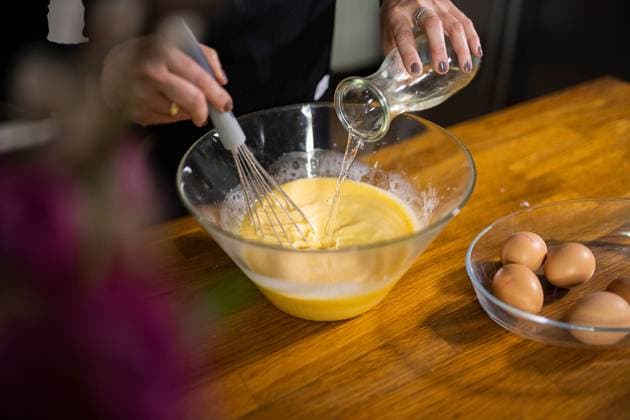 Wie macht man Eierlikör? 18.03.2021 Hirschberg x1x Wie macht man Eierlikör? Zutaten und Herstellung. Frankfurt Frankfurt Hessen Germany *** How to make eggnog 18 03 2021 Hirschberg x1x How to make eggnog ingredients and production Frankfurt Frankfurt Hessen Germany