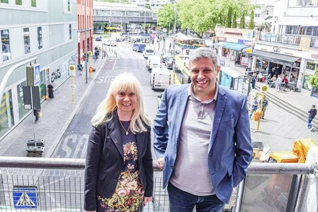 Spranger und Saleh besuchen die Kotti-Wache *** NUR FÜR REDAKTIONELLE ZWECKE *** EDITORIAL USE ONLY ***<p>Iris Spranger (SPD) Senatorin für Inneres, Digitalisierung und Sport und Raed Saleh, Vorsitzender der SPD-Fraktion im Berliner Abgeordnetenhaus besuchen die Kotti-Wache. Das Projekt Sicherer und schönerer Kotti soll jetzt ganzheitlich angegangen werden. fotografiert am 23. Mai 2022 in Berlin. Deutschland Berlin Berlin Copyright: MaurizioxGambarini *** Spranger and Saleh visit the Kotti Guard *** ONLY FOR EDITORIAL PURPOSE *** EDITORIAL USE ONLY *** P Iris Spranger SPD Senator for interior, Digitization and Sport and Raed Saleh, Chairman the SPD Parliamentary Group at Berlin House of Representatives visit the Kotti Guard the Pr Copyright: MaurizioxGambarini doc7l4binjhfwj1j3y7s74i EDITORIAL USE ONLY