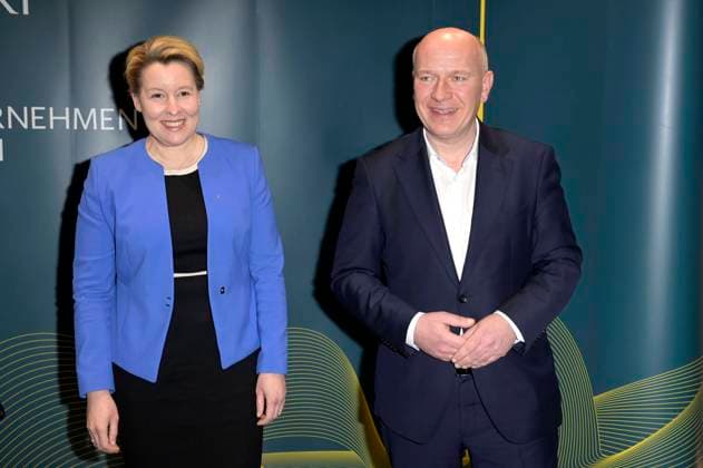 Franziska Giffey und Kai Wegner beim Spitzengespräch zur Wiederholungswahl zum Abgeordnetenhaus 2023 im Ludwig-Erhard-Haus. Berlin, 16.01.2023 *** Franziska Giffey and Kai Wegner at the top-level meeting for the repeat election to the House of Representatives 2023 in the Ludwig Erhard House Berlin, 16 01 2023 Foto:xF.xKernx xFuturexImage