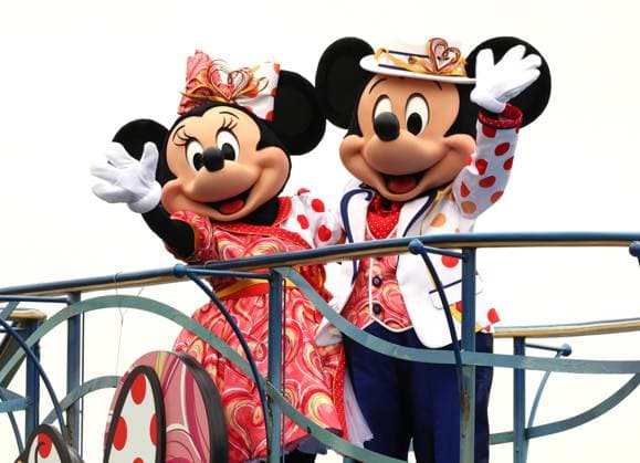 January 17, 2023, Urayasu, Japan - Disney characters Mickey (R) and Minnie Mouse (L) perform on a boat at a parade at a press preview of the new attraction Minnie Besties bash! at the Tokyo DisneySea in Urayasu, suburban Tokyo on Tuesday, January 17, 2023. The new attraction featuring Minnie Mouse will start from January 18 through end of March.  , aflo_208416426.jpg,