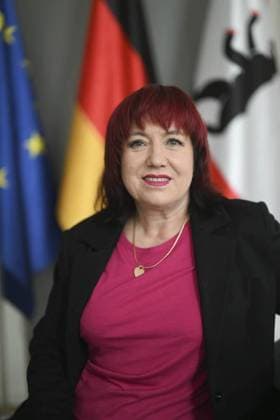 Bildungssenatorin Astrid-Sabine Busse *** NUR FÜR REDAKTIONELLE ZWECKE *** EDITORIAL USE ONLY ***<p>Interview mit der berliner Bildungssenatorin Astrid-Sabine Busse am 21. Oktober 2022 in ihrer Behörde. Deutschland Berlin Copyright: RetoxKlar *** Bildungssenatorin Astrid Sabine Buses *** ONLY FOR EDITORIAL PURPOSE *** EDITORIAL USE ONLY *** P Interview with the Berlin Bildungssenatorin Astrid Sabine Buses on 21 October 2022 in their Authority Germany Berlin Copyright RetoxClear Copyright: RetoxKlar doc7nabfmtzcc65alayozc EDITORIAL USE ONLY