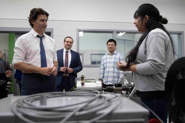 January 17, 2023, Windsor, Ontario, Canada: Prime Minister Justin Trudeau tours the University of WindsoröÄÃ s Charge LAB in Windsor, Ont. on Tuesday, January 17, 2023. Windsor Canada  - ZUMAc35_ 20230117_zaf_c35_043 Copyright: xNicolexOsbornex