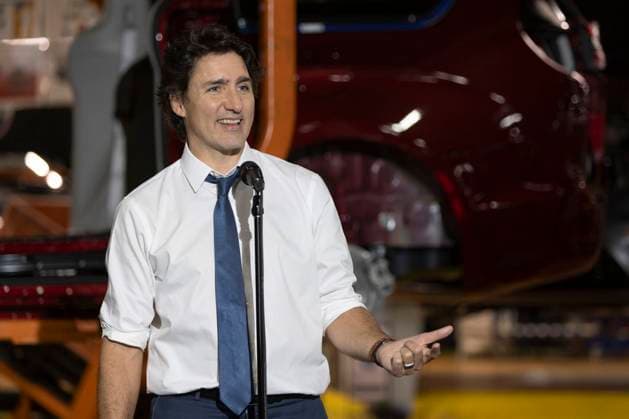 January 17, 2023, Windsor, Ontario, Canada: Prime Minister Justin Trudeau tours the Stellantis Windsor (Chrysler) Assembly plant in Windsor, Ont., Tuesday, January 17, 2023. Windsor Canada  - ZUMAc35_ 20230117_zaf_c35_103 Copyright: xNicolexOsbornex