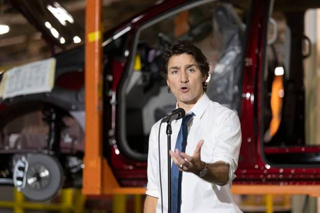January 17, 2023, Windsor, Ontario, Canada: Prime Minister Justin Trudeau tours the Stellantis Windsor (Chrysler) Assembly plant in Windsor, Ont., Tuesday, January 17, 2023. Windsor Canada  - ZUMAc35_ 20230117_zaf_c35_106 Copyright: xNicolexOsbornex