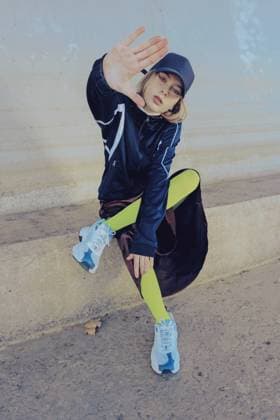 Cute teen girl, outdoors wearing trendy clothing Gomel, Gomel Region, Belarus CR_PJWUOI230113C-1106619-01 ,model released, Symbolfoto