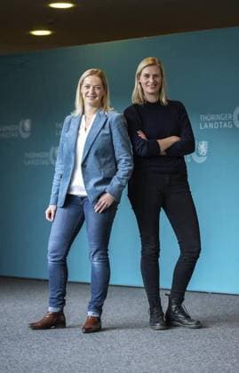 DOPPELINTERVIEW - HENFLING - MEISSNER *** NUR FÜR REDAKTIONELLE ZWECKE *** EDITORIAL USE ONLY ***<p>23 11 2022-Erfurt: Doppelinterview im Thueringer Landtag - Die Landtagsabgeordneten Madeleine Henfling (Grüne), rechts, und Beate Meißner (CDU), links, streiten über geschlechtergerechte Sprache ( Deutschland Thueringen Erfurt Copyright: SaschaxFromm *** Double Interview Henfling Meissner *** ONLY FOR EDITORIAL PURPOSE *** EDITORIAL USE ONLY *** P 23 11 2022 Erfurt Double Interview at Thueringer Landtag the Member of the State Parliament Madeleine Henfling green , to the right, and Beate Meissner CDU , Left, argue via gender Language Germany Thueringen Erfurt Copyright SaschaxFromm Copyright: SaschaxFromm doc7nqzyf9orqx1ikdvn16y EDITORIAL USE ONLY