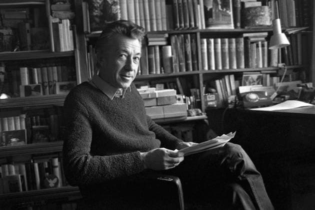 Albert Karelsky 8338857 01.11.1990 Albert Karelsky, Soviet literature scholar, translator, doctor of linguistics, Deputy Editor-in-Chief of the Moscow University News Bulletin, at home in Moscow. Mikhail Kuhtarev Moscow Russia  Copyright: xMikhailxKuhtarevx