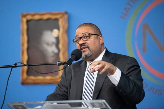 January 8, 2022, Manhattan, New York, United States of America: Manhattan District Attorney Alvin Bragg, seen here last year, wants prosecutors to conduct a Ã¢â‚¬oepre-publication reviewÃ¢â‚¬Â of Mark Pomerantz s upcoming book about the district attorney s office s probe into Donald Trump. Manhattan United States of America - ZUMAm67_ 20220108_zaf_m67_009 Copyright: xBarryxWilliamsx