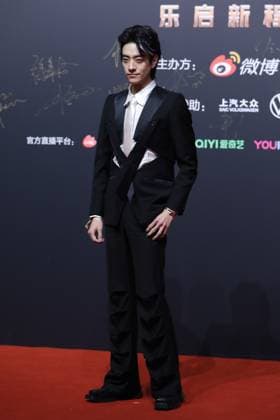 BEIJING, CHINA - JANUARY 18: Singer Zheng Yunlong arrives at the red carpet for Weibo Music Awards 2022 on January 18, 2023 in Beijing, China.  Copyright: xVCGx VCG111418472621