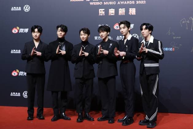 BEIJING, CHINA - JANUARY 18: Singers Jia Hanyu, Li Zihao, He Xinlong, Yu Zeyu, Gou Mingrui and Ren Shuyang of boy group BOY STORY arrive at the red carpet for Weibo Music Awards 2022 on January 18, 2023 in Beijing, China.  Copyright: xVCGx VCG111418472581