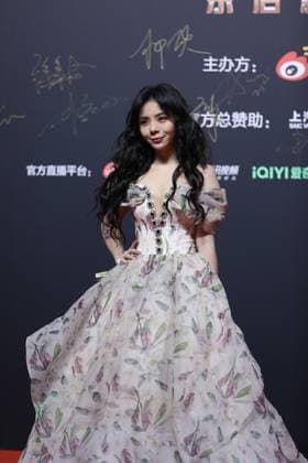 BEIJING, CHINA - JANUARY 18: Singer Jin Wenqi arrives at the red carpet for Weibo Music Awards 2022 on January 18, 2023 in Beijing, China.  Copyright: xVCGx VCG111418472601