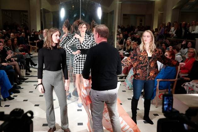Activists of the Last Generation disrupt Anja Gockel Fashion Show Activists of the so-called Last Generation disrupt the Anja Gockel Fashion Show during the Berlin Fashion Week at the Hotel Adlon Kempinski Berlin on 18 01 2023 Copyright: xEventpressxGolejewskix