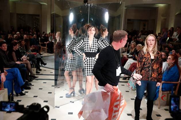 Activists of the Last Generation disrupt Anja Gockel Fashion Show Activists of the so-called Last Generation disrupt the Anja Gockel Fashion Show during the Berlin Fashion Week at the Hotel Adlon Kempinski Berlin on 18 01 2023 Copyright: xEventpressxGolejewskix