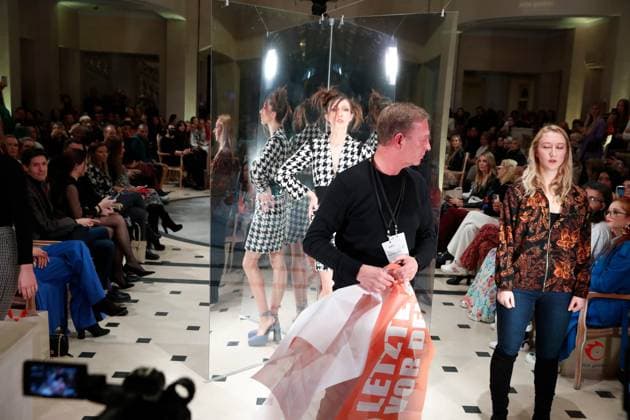 Activists of the Last Generation disrupt Anja Gockel Fashion Show Activists of the so-called Last Generation disrupt the Anja Gockel Fashion Show during the Berlin Fashion Week at the Hotel Adlon Kempinski Berlin on 18 01 2023 Copyright: xEventpressxGolejewskix