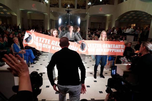 Activists of the Last Generation disrupt Anja Gockel Fashion Show Activists of the so-called Last Generation disrupt the Anja Gockel Fashion Show during the Berlin Fashion Week at the Hotel Adlon Kempinski Berlin on 18 01 2023 Copyright: xEventpressxGolejewskix