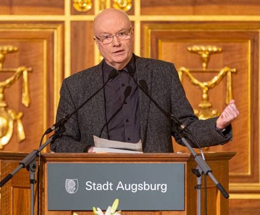 Prof Dr Volkhard Knigge Historian University of Jena , Laudator Walther Seinsch, Speech Awarding of the Marion Samuel Prize 2022 of the Foundation Remembrance to this years laureate Malte Ludin for the documentary film 2 or 3 things I know about him Founder Walther Seinsch and wife Ingrid Augsburg City Hall, Golden Hall Awarding of the Marion Samue