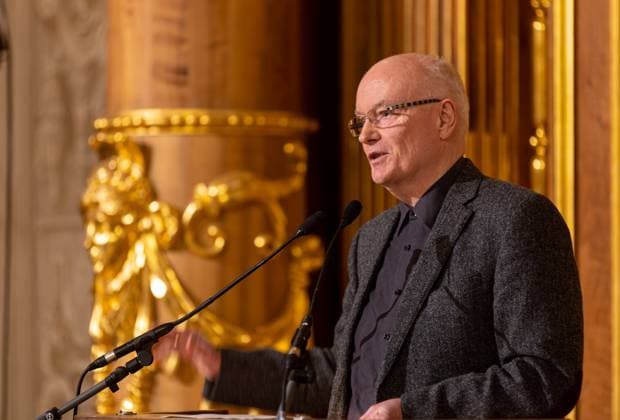 Prof Dr Volkhard Knigge Historian University of Jena , Laudator Walther Seinsch, Speech Awarding of the Marion Samuel Prize 2022 of the Foundation Remembrance to this years laureate Malte Ludin for the documentary film 2 or 3 things I know about him Founder Walther Seinsch and wife Ingrid Augsburg City Hall, Golden Hall Awarding of the Marion Samue
