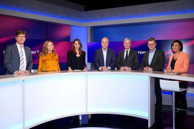 Christoph Schwennicke, Sarah Bosetti, Natalie Amiri, Hubertus Meyer Burckhardt, Norbert Röttgen, Ralf Stegner and Sandra Maischberger on the ARD talk show maischberger in Studio Adlershof Berlin, 18 01 2023 Foto:xT.xBartillax xFuturexImage