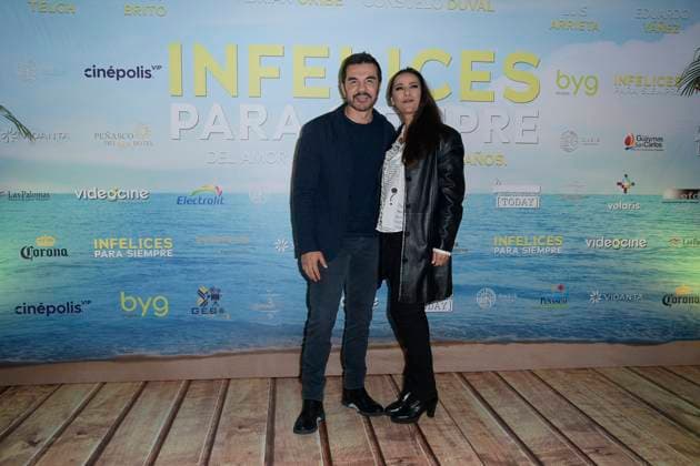 January 18, 2023, Mexico City, Mexico: Adrian Uribe and Consuelo Duval attend a press conference to promote the film Infelices para Siempre at Cinepolis VIP Universidad. on January 18, 2023 in Mexico City, Mexico. Mexico City Mexico - ZUMAe321 20230119_zia_e321_017 Copyright: xJaimexNogales xEyepixxGroupx