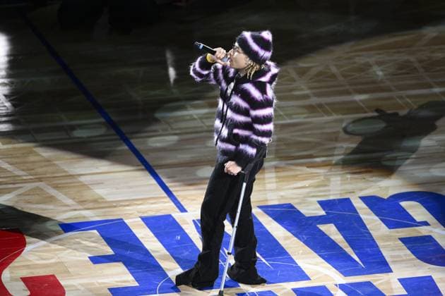 le Rappeur Zola CELEBRITES : Chicago Bulls vs Detroit Pistons - NBA Paris Game 2023 - Paris - 19 01 2023 JBAutissier Panoramic 