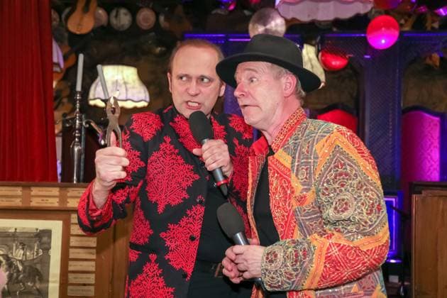 19 01 2023, Marchfelderhof Deutsch Wagram, artists New Years reception 2022, lifetime achievement award stage to Gerhard ERNST in the picture Reinwald Kranner, Gernot Kranner, a d stage, artists New Years reception 2022.