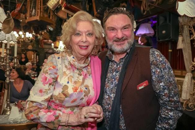19 01 2023, Marchfelderhof Deutsch Wagram, Artists New Years Reception 2022, Lifetime Achievement Award Stage to Gerhard ERNST in picture Birgit Sarata, Martin Leutgeb, Artists New Years Reception 2022.
