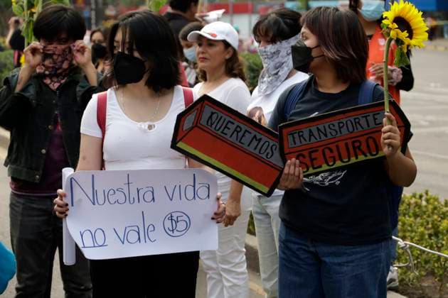 January 20, 2023, Mexico City, Mexico: Family, friends and colleagues of Yaretzi Adriana Hernandez Fragoso, fatal victim of the Metro train crash at La Raza station in Mexico City demand justice during their mobilization. on January 20, 2023 in Mexico City, Mexico Mexico City Mexico - ZUMAe321 20230121_zia_e321_003 Copyright: xLuisxBarronx