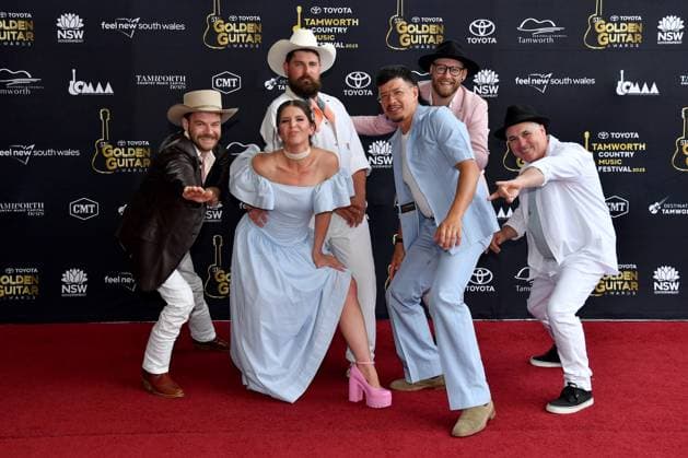 TAMWORTH COUNTRY MUSIC FESTIVAL 2023, Fanny Lumsden and The Prawnstars arrive at the Golden Guitar Awards during the 51st Tamworth Country Music Festival in Tamworth, NSW, Saturday, January 21, 2023. The 51st Tamworth Country Music Festival runs from January 13th -22nd, culminating in the Golden Guitar Awards night which celebrates the best of Australian country music. ( NO ARCHIVING, EDITORIAL USE ONLY, NO USE IN BOOKS WITHOUT CONSENT TAMWORTH NEW SOUTH WALES AUSTRALIA  Copyright: xBIANCAxDExMARCHIx 20230121001755014297