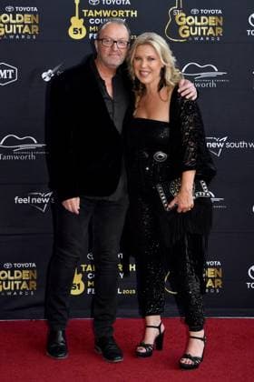 TAMWORTH COUNTRY MUSIC FESTIVAL 2023, Rod McCormack (left) and Gina Jeffreys arrive at the Golden Guitar Awards during the 51st Tamworth Country Music Festival in Tamworth, NSW, Saturday, January 21, 2023. The 51st Tamworth Country Music Festival runs from January 13th -22nd, culminating in the Golden Guitar Awards night which celebrates the best of Australian country music. ( NO ARCHIVING, EDITORIAL USE ONLY, NO USE IN BOOKS WITHOUT CONSENT TAMWORTH NEW SOUTH WALES AUSTRALIA  Copyright: xBIANCAxDExMARCHIx 20230121001755015031