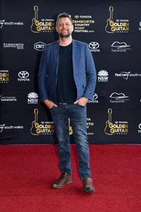 TAMWORTH COUNTRY MUSIC FESTIVAL 2023, Shane Nicholson arrives at the Golden Guitar Awards during the 51st Tamworth Country Music Festival in Tamworth, NSW, Saturday, January 21, 2023. The 51st Tamworth Country Music Festival runs from January 13th -22nd, culminating in the Golden Guitar Awards night which celebrates the best of Australian country music. ( NO ARCHIVING, EDITORIAL USE ONLY, NO USE IN BOOKS WITHOUT CONSENT TAMWORTH NEW SOUTH WALES AUSTRALIA  Copyright: xBIANCAxDExMARCHIx 20230121001755016700
