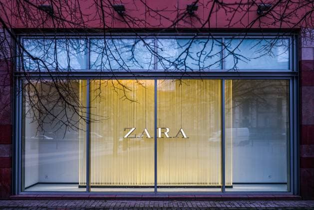 Economy And Business In Poland Zara store window in Warsaw, Poland on January 19, 2023. Warsaw Poland  Copyright: xBeataxZawrzelx originalFilename: zawrzel-economya230119_np9fg.jpg