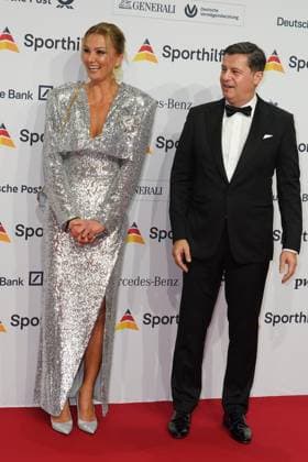 The Sporthilf has invited to the 52 Ball of Sports Many celebrities came over the red carpet Franziska van Almsick, Christian Seifert 52 Ball of Sports The Sporthilf has invited to the 52 Ball of Sports Many celebrities came over the red carpet Germany, Frankfurt, Festhalle, 21 01 2023 SP_GHR
