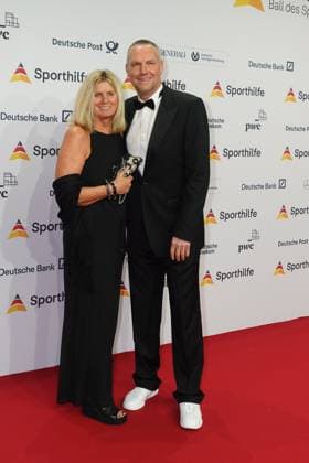 The Sporthilf has invited to the 52 Ball of Sports Many celebrities came over the red carpet Christian Schwarzer with Tanja 52 Ball of Sports The Sporthilf has invited to the 52 Ball of Sports Many celebrities came over the red carpet Germany, Frankfurt, Festhalle, 21 01 2023 SP_GHR