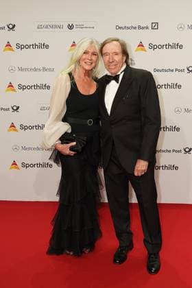 The Sporthilf has invited to the 52 Ball of Sports Many celebrities came over the red carpet Guenter Netzer and Elvira 52 Ball of Sports The Sporthilf has invited to the 52 Ball of Sports Many celebrities came over the red carpet Germany, Frankfurt, Festhalle, 21 01 2023 SP_GHR