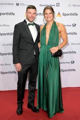Anna Maria Wagner with company at the 52 Ball des Sports 2023 in the Festhalle Frankfurt Frankfurt am Main, 21 01 2023 Foto:xF.xKernx xFuturexImage