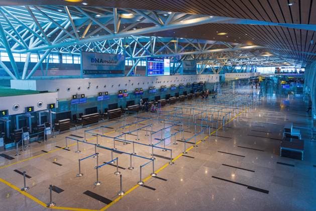 DA NANG, VIETNAM - JANUARY 11, 2023 - Empty Check In Counters at Da Nang International Airport, Da Nang, Vietnam. Travel isn t back to prepandemic levels yet. Empty Check In Counters at Da Nang International Airport, Da Nang, Vietnam Da nang Vietnam *** DA NANG, VIETNAM 11. JANUAR 2023 Leere Check-In-Schalter am Internationalen Flughafen Da Nang, Da Nang, Vietnam Der Reiseverkehr hat noch nicht wieder das Niveau der Präpandemie erreicht Leere Check-In-Schalter am Internationalen Flughafen Da Nang, Da Nang, Vietnam Da nang Vietnam Copyright: xx