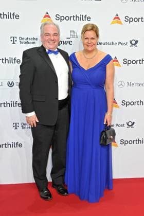 Ball des Sports . Eyke Grüning und Nancy Faeser anläßlich des Ball des Sports am 21.01.2023 in der Festhalle Frankfurt Main. 20230121MWI55676 *** Ball of Sports Eyke Grüning and Nancy Faeser on the occasion of the Ball of Sports on 21 01 2023 in the Festhalle Frankfurt Main 20230121MWI55676