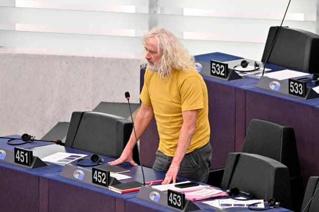 Politiker Mick Wallace im Plenarsaal des Europäischen Parlaments. Straßburg, 16.01.2023 Grand Est Frankreich *** Politician Mick Wallace in the plenary hall of the European Parliament Strasbourg, 16 01 2023 Grand Est France Copyright: xDwixAnoraganingrumx