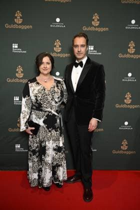 STOCKHOLM 20230123 Jonas Karlsson and his wife Hanna Holmqvist Karlsson arrive on the red carpet at the Guldbaggegala at Circus in Stockholm STOCKHOLMK SWEDEN x10040x,  Copyright: xAndersxWiklund TTx GULDBAGGEN 2023 TTABB0000000000154527